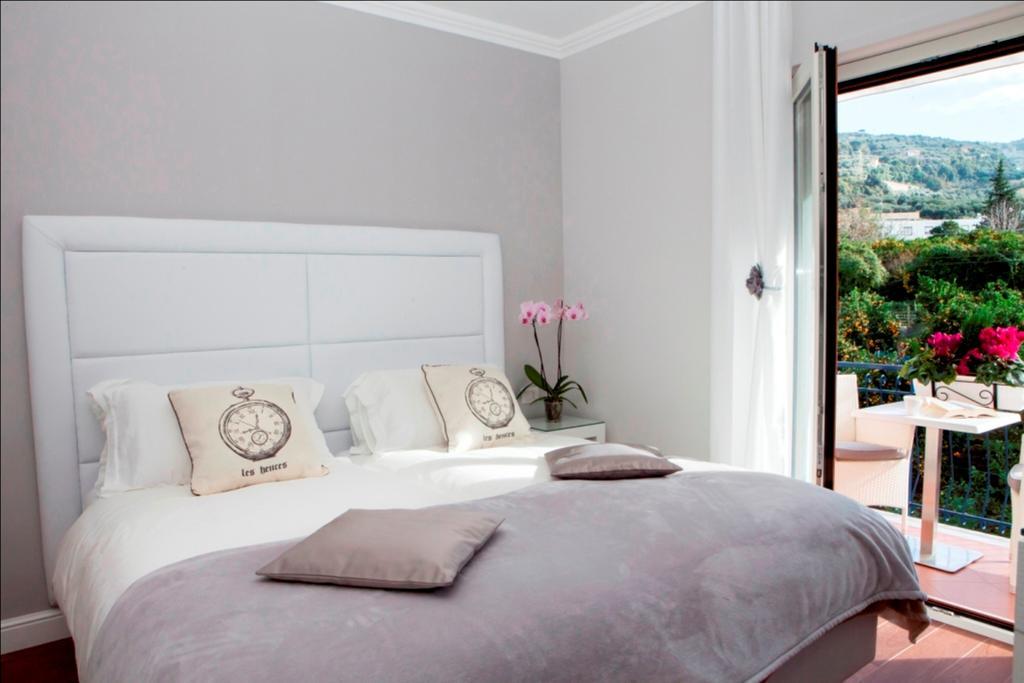 Bougainvillea Relais Соренто Стая снимка