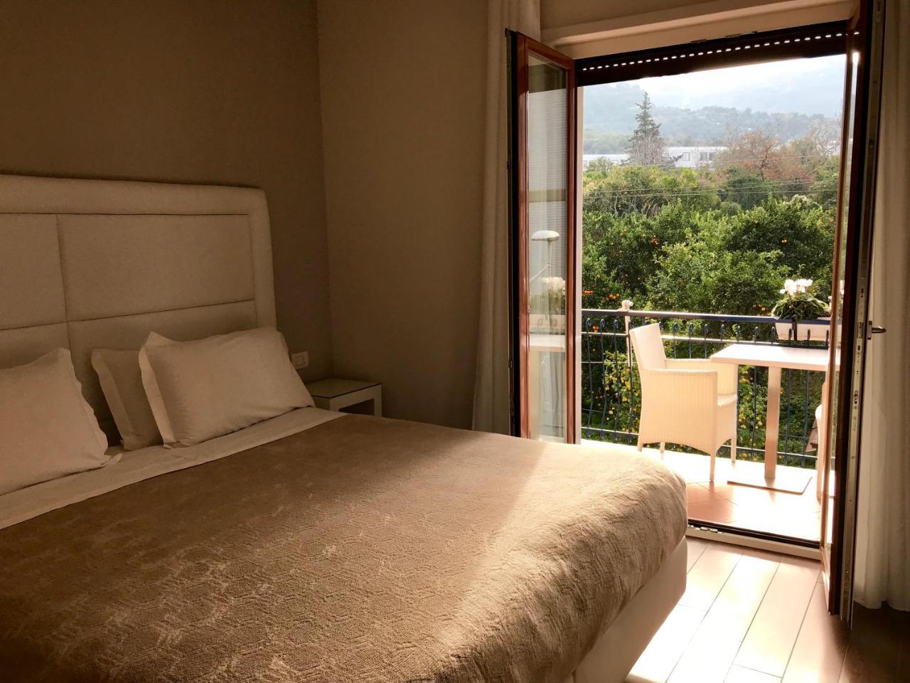 Bougainvillea Relais Соренто Екстериор снимка